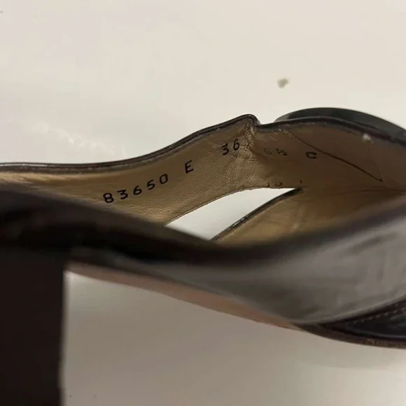 Salvatore Ferragamo Women's Brown Leather Mules EU 36